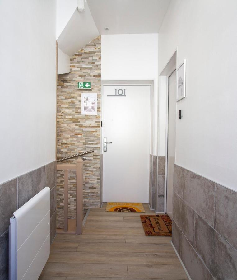Soleil D'Ete - Netflix & Wifi - Balcon - Climatisation - Parking Gratuit - Check-In 24H24 - Emplacement Velos - Goodmarning Châlons-en-Champagne Eksteriør bilde