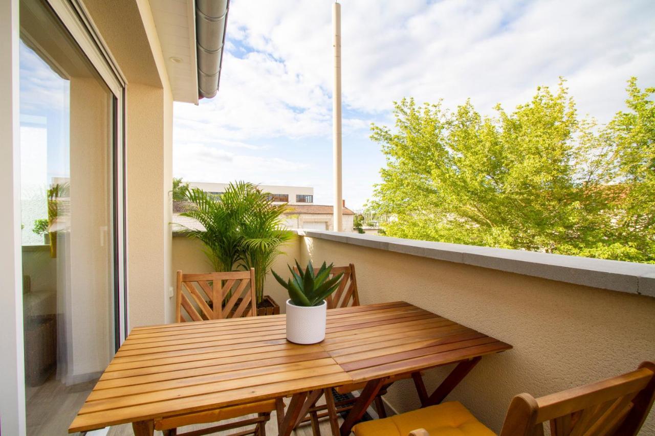 Soleil D'Ete - Netflix & Wifi - Balcon - Climatisation - Parking Gratuit - Check-In 24H24 - Emplacement Velos - Goodmarning Châlons-en-Champagne Eksteriør bilde