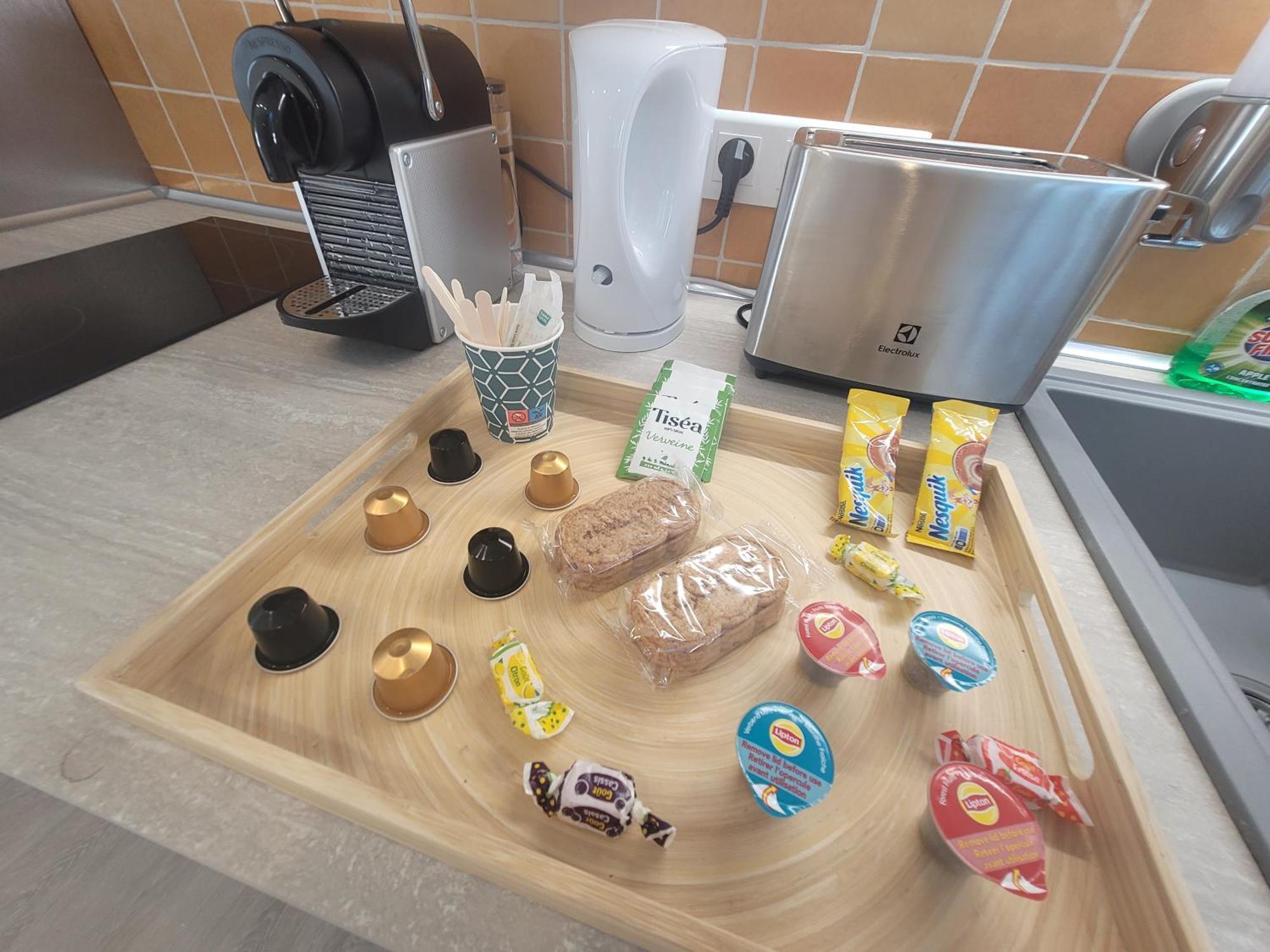 Soleil D'Ete - Netflix & Wifi - Balcon - Climatisation - Parking Gratuit - Check-In 24H24 - Emplacement Velos - Goodmarning Châlons-en-Champagne Eksteriør bilde