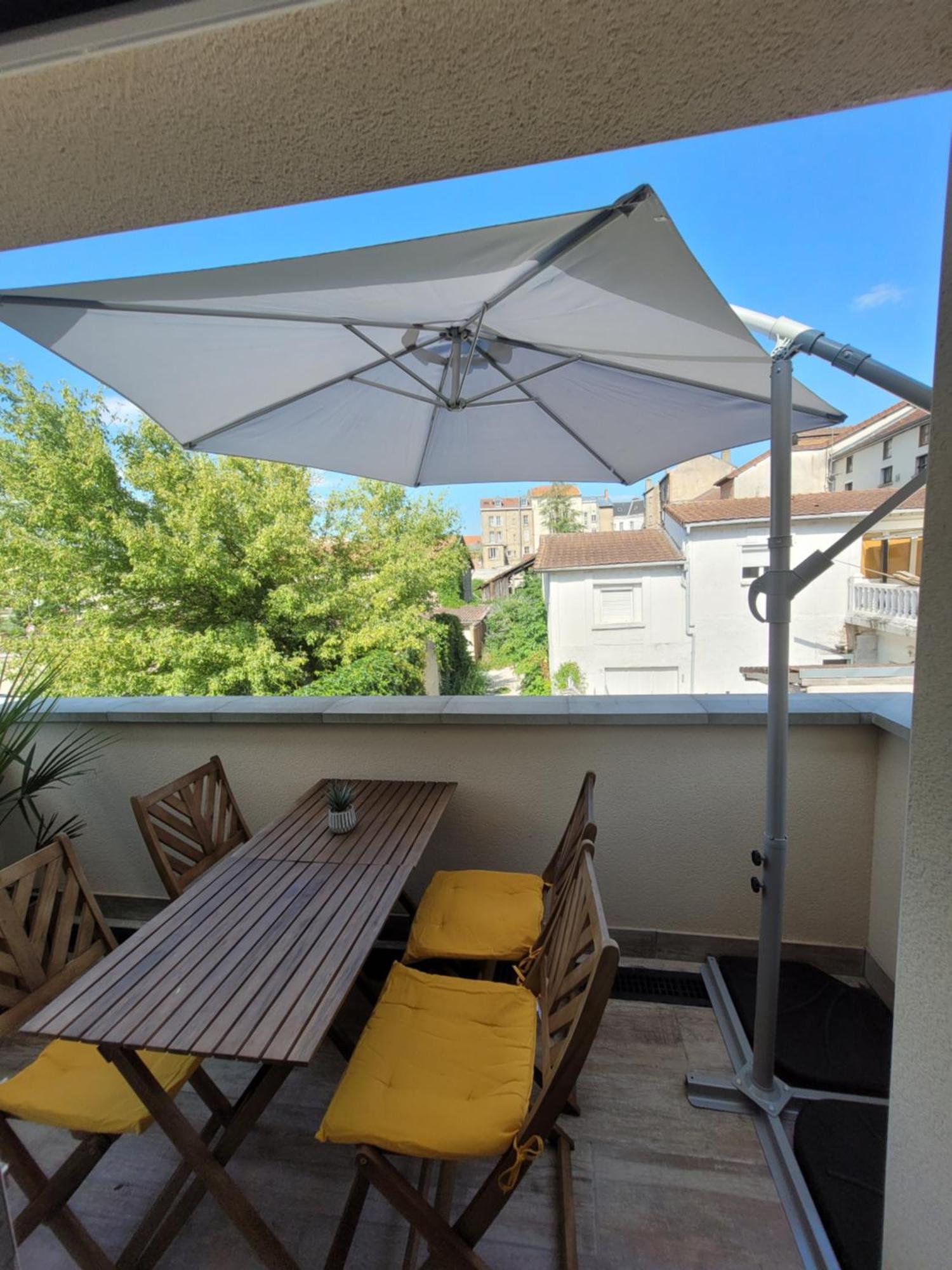 Soleil D'Ete - Netflix & Wifi - Balcon - Climatisation - Parking Gratuit - Check-In 24H24 - Emplacement Velos - Goodmarning Châlons-en-Champagne Eksteriør bilde